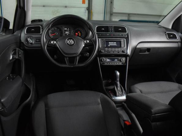 Volkswagen Polo V Рестайлинг с пробегом 2017 года, цена 944 000 рублей, 208354 км, седан, Автокод Объявления