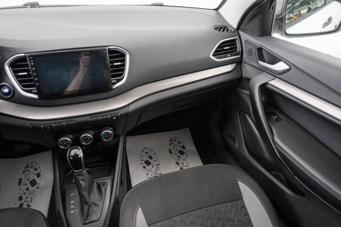 Lada (ВАЗ) Vesta I с пробегом 2024 года, цена 1 299 000 рублей, 53100 км, седан, Автокод Объявления