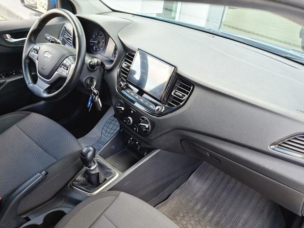 Hyundai Solaris II Рестайлинг с пробегом 2021 года, цена 1 355 000 рублей, 135300 км, седан, Автокод Объявления