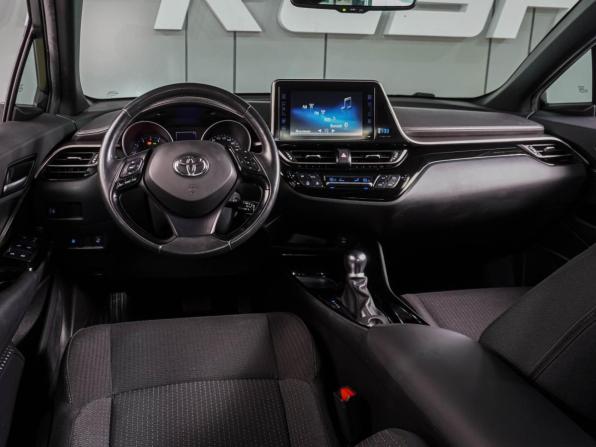 Toyota C-HR I с пробегом 2019 года, цена 2 249 000 рублей, 63368 км, внедорожник, Автокод Объявления