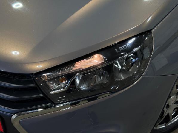 Lada (ВАЗ) Vesta I с пробегом 2018 года, цена 980 000 рублей, 63164 км, универсал, Автокод Объявления