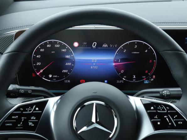 Mercedes-Benz V-Класс III (W447) Рестайлинг 2 с пробегом 2025 года, цена 12 200 000 рублей, 8703 км, минивэн, Автокод Объявления