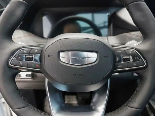 Geely Okavango I Рестайлинг с пробегом 2026 года, цена 3 772 990 рублей, 1 км, внедорожник, Автокод Объявления