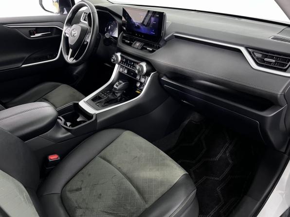 Toyota RAV4 V (XA50) с пробегом 2024 года, цена 3 570 000 рублей, 48823 км, внедорожник, Автокод Объявления