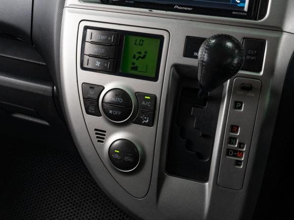 Toyota Ractis I с пробегом 2009 года, цена 629 000 рублей, 260230 км, хэтчбек, Автокод Объявления