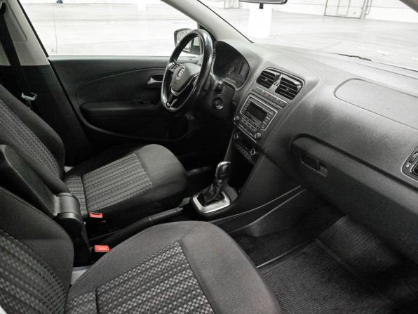 Volkswagen Polo V Рестайлинг с пробегом 2017 года, цена 1 100 000 рублей, 184334 км, седан, Автокод Объявления
