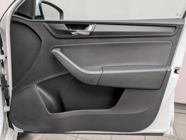 Skoda Rapid II с пробегом 2021 года, цена 1 350 000 рублей, 133318 км, лифтбек, Автокод Объявления
