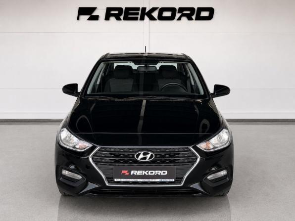 Hyundai Solaris II с пробегом 2019 года, цена 1 329 000 рублей, 50000 км, седан, Автокод Объявления