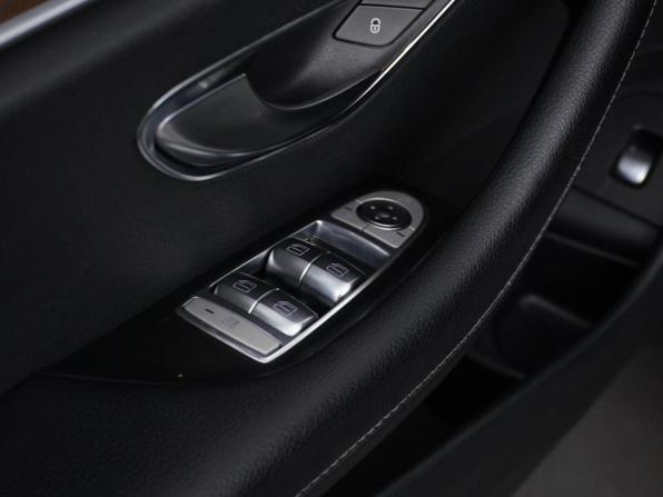 Mercedes-Benz E-Класс V (W213 S213 C238) с пробегом 2018 года, цена 3 197 070 рублей, 140824 км, седан, Автокод Объявления
