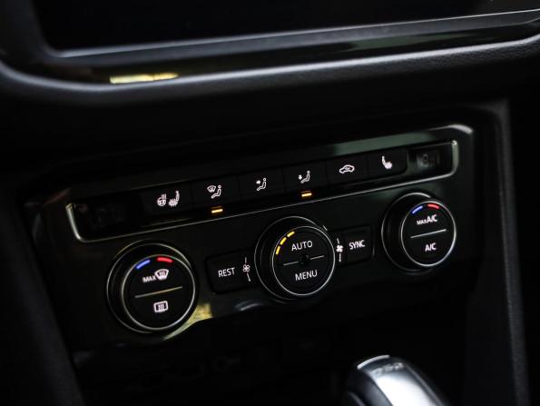 Volkswagen Tiguan II с пробегом 2018 года, цена 2 399 000 рублей, 124000 км, внедорожник, Автокод Объявления