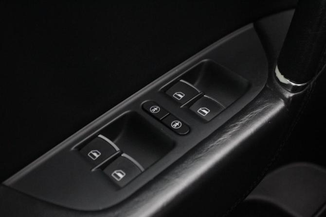 Volkswagen Touareg II Рестайлинг с пробегом 2017 года, цена 3 600 000 рублей, 188527 км, внедорожник, Автокод Объявления