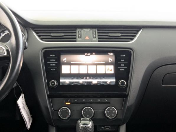 Skoda Octavia III (A7) Рестайлинг с пробегом 2020 года, цена 1 695 000 рублей, 130091 км, лифтбек, Автокод Объявления
