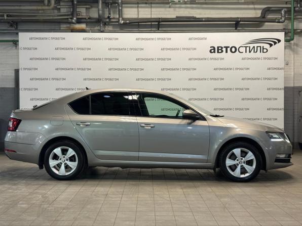 Skoda Octavia III (A7) Рестайлинг с пробегом 2019 года, цена 1 789 000 рублей, 175000 км, лифтбек, Автокод Объявления