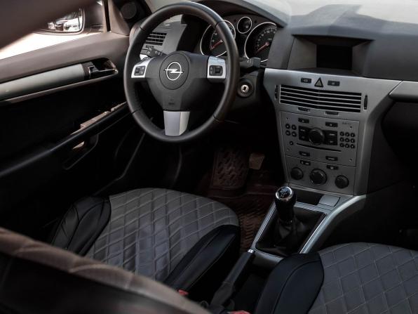 Opel Astra H Рестайлинг с пробегом 2011 года, цена 550 000 рублей, 213283 км, седан, Автокод Объявления