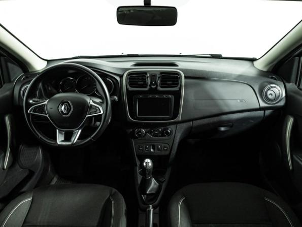 Renault Sandero II Рестайлинг с пробегом 2018 года, цена 949 700 рублей, 147352 км, хэтчбек, Автокод Объявления