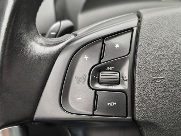 Citroen C4 Picasso II Рестайлинг с пробегом 2017 года, цена 1 098 000 рублей, 155398 км, компактвэн, Автокод Объявления
