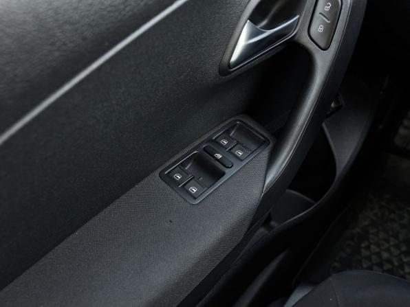 Volkswagen Polo V Рестайлинг с пробегом 2019 года, цена 1 198 000 рублей, 124823 км, седан, Автокод Объявления