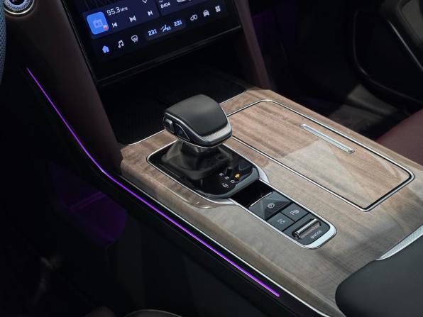 Hongqi HS7 II с пробегом 2025 года, цена 4 750 000 рублей, 8402 км, внедорожник, Автокод Объявления