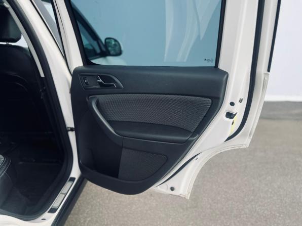 Skoda Yeti I с пробегом 2012 года, цена 1 030 000 рублей, 117000 км, внедорожник, Автокод Объявления
