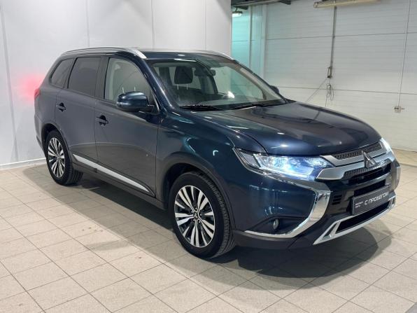 Mitsubishi Outlander III Рестайлинг 3 с пробегом 2020 года, цена 2 490 000 рублей, 116000 км, внедорожник, Автокод Объявления