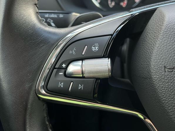 Skoda Octavia IV (A8) с пробегом 2020 года, цена 2 290 000 рублей, 63500 км, лифтбек, Автокод Объявления