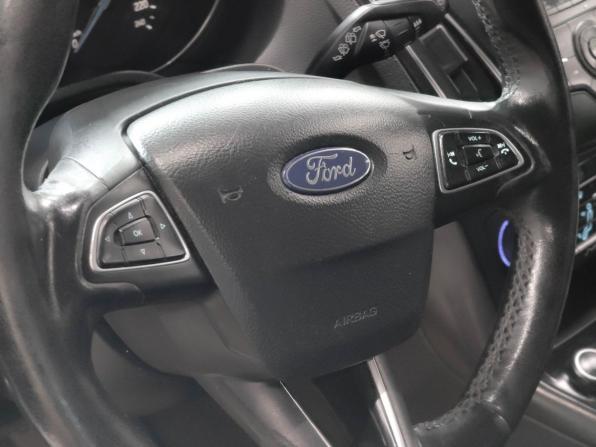 Ford Focus III Рестайлинг с пробегом 2015 года, цена 940 000 рублей, 133071 км, хэтчбек, Автокод Объявления