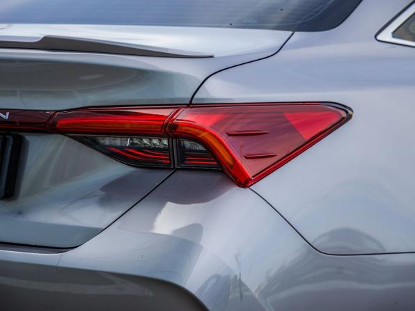 Toyota Avalon V с пробегом 2022 года, цена 3 198 000 рублей, 51016 км, седан, Автокод Объявления