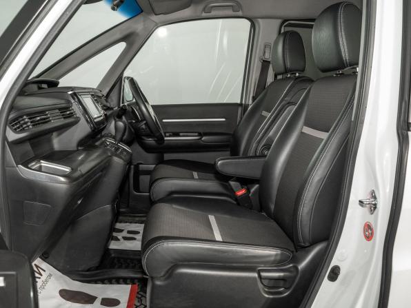 Honda Stepwgn V Рестайлинг с пробегом 2018 года, цена 2 290 000 рублей, 71529 км, минивэн, Автокод Объявления