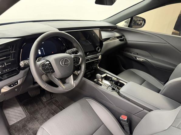 Lexus RX V с пробегом 2026 года, цена 8 500 000 рублей, 36 км, внедорожник, Автокод Объявления