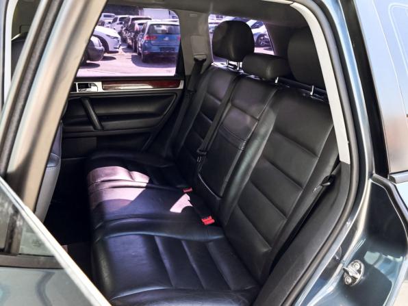 Volkswagen Touareg I Рестайлинг с пробегом 2007 года, цена 926 000 рублей, 325252 км, внедорожник, Автокод Объявления
