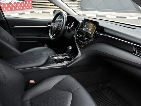 Toyota Camry VIII (XV70) Рестайлинг с пробегом 2021 года, цена 2 987 000 рублей, 49375 км, седан, Автокод Объявления
