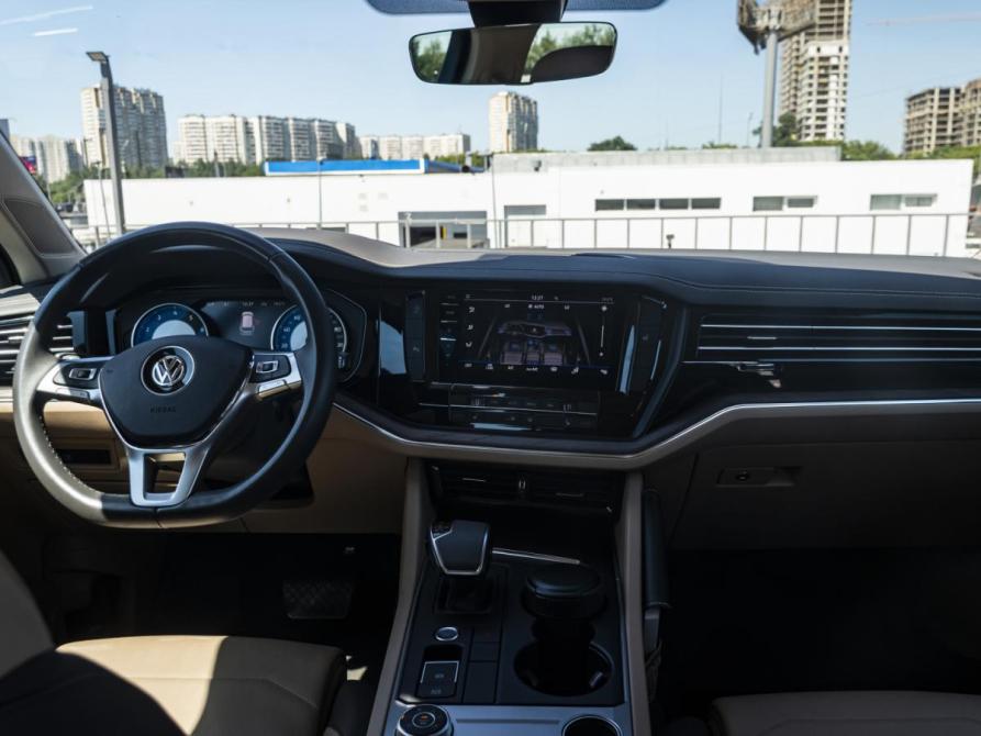 Volkswagen Touareg III Москва  - изображение 12