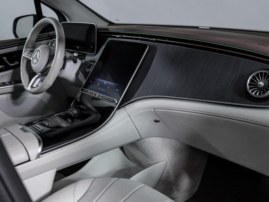 Mercedes-Benz EQE SUV Москва  - изображение 10