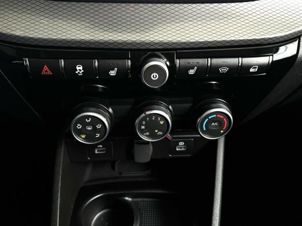 Lada (ВАЗ) Vesta I Рестайлинг (NG) с пробегом 2024 года, цена 1 390 000 рублей, 25587 км, седан, Автокод Объявления