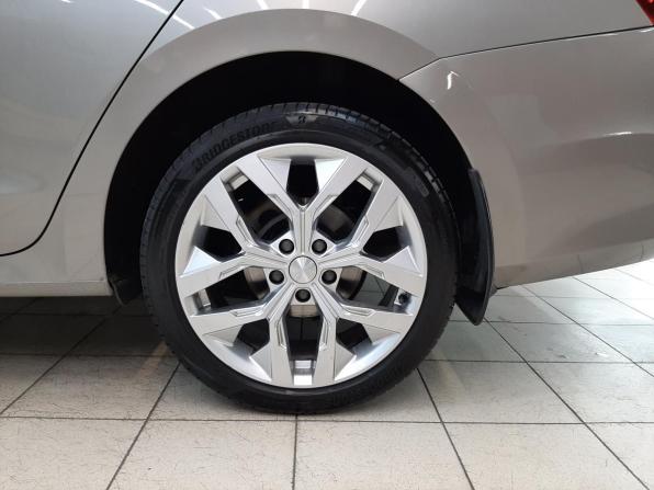 Skoda Octavia IV (A8) с пробегом 2021 года, цена 2 240 000 рублей, 110845 км, лифтбек, Автокод Объявления