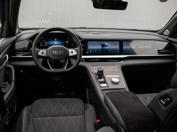 Geely Monjaro I Рестайлинг с пробегом 2025 года, цена 3 855 000 рублей, 7795 км, внедорожник, Автокод Объявления