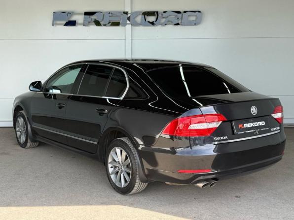 Skoda Superb II Рестайлинг с пробегом 2013 года, цена 1 399 000 рублей, 187000 км, лифтбек, Автокод Объявления