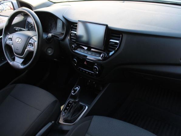 Hyundai Solaris II с пробегом 2020 года, цена 1 259 000 рублей, 164330 км, седан, Автокод Объявления