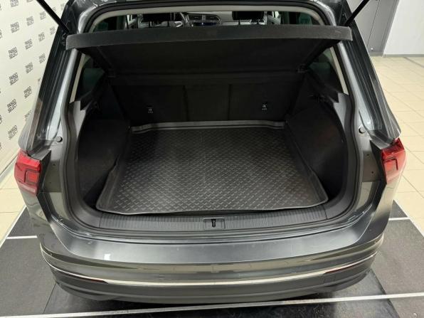 Volkswagen Tiguan II Рестайлинг с пробегом 2021 года, цена 2 599 567 рублей, 38561 км, внедорожник, Автокод Объявления