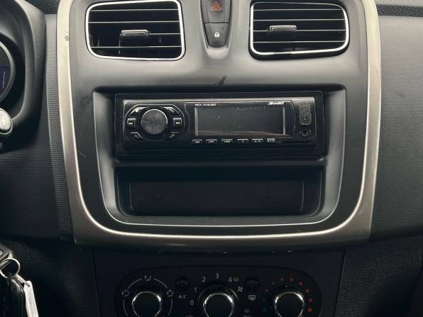 Renault Logan II Рестайлинг с пробегом 2018 года, цена 575 000 рублей, 178000 км, седан, Автокод Объявления