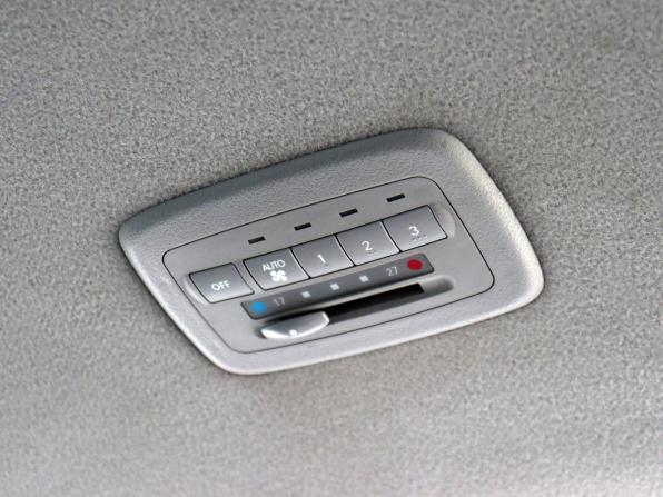Mitsubishi Grandis I с пробегом 2007 года, цена 670 000 рублей, 336586 км, минивэн, Автокод Объявления