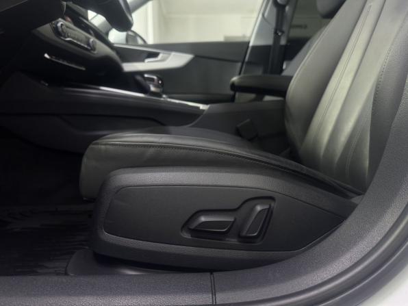 Audi A4 V (B9) Рестайлинг с пробегом 2021 года, цена 2 640 000 рублей, 121660 км, седан, Автокод Объявления
