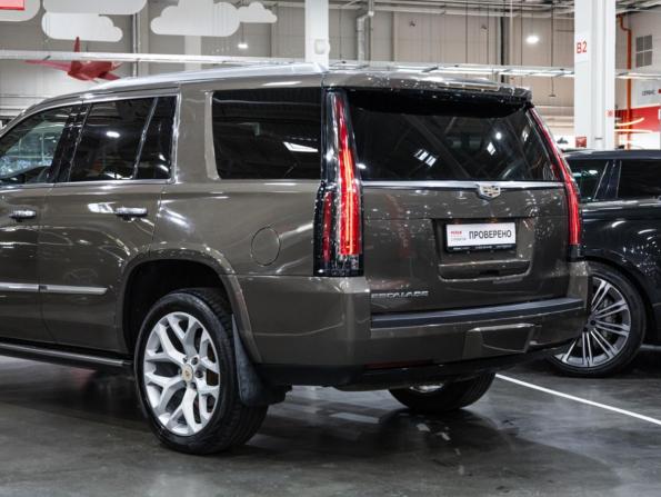 Cadillac Escalade IV с пробегом 2015 года, цена 3 850 000 рублей, 247390 км, внедорожник, Автокод Объявления