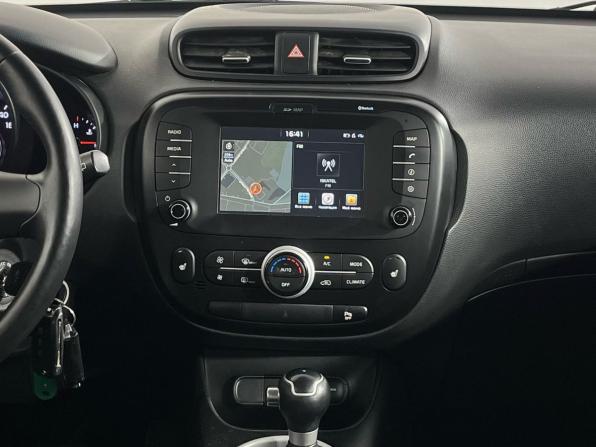Kia Soul II Рестайлинг с пробегом 2018 года, цена 1 745 000 рублей, 74344 км, хэтчбек, Автокод Объявления
