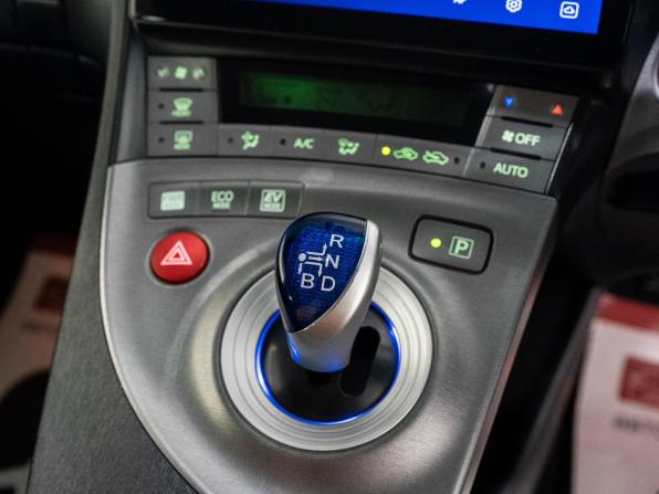 Toyota Prius III Рестайлинг (XW30) с пробегом 2013 года, цена 1 089 500 рублей, 223936 км, лифтбек, Автокод Объявления