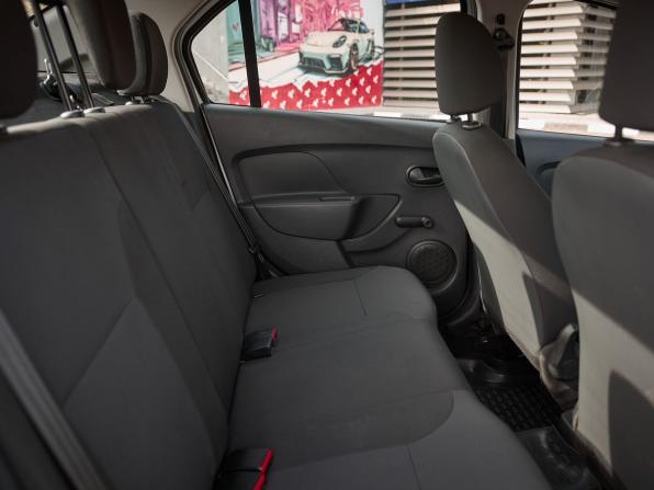 Renault Logan II Рестайлинг с пробегом 2019 года, цена 898 000 рублей, 79181 км, седан, Автокод Объявления