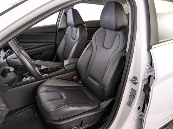 Hyundai Elantra VII (CN7) Рестайлинг с пробегом 2024 года, цена 2 140 000 рублей, 34821 км, седан, Автокод Объявления