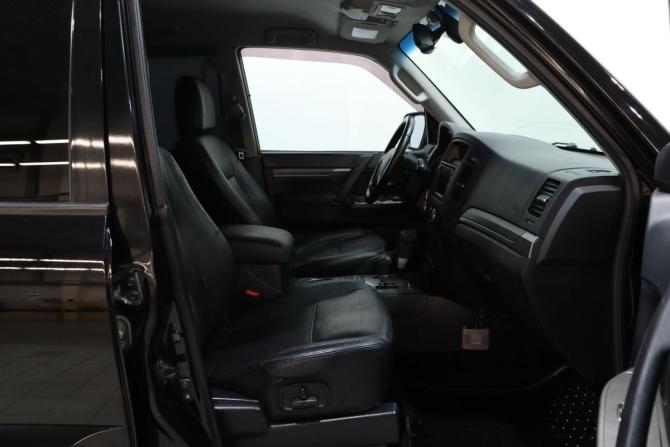 Mitsubishi Pajero IV Рестайлинг 1 с пробегом 2012 года, цена 1 930 000 рублей, 231966 км, внедорожник, Автокод Объявления