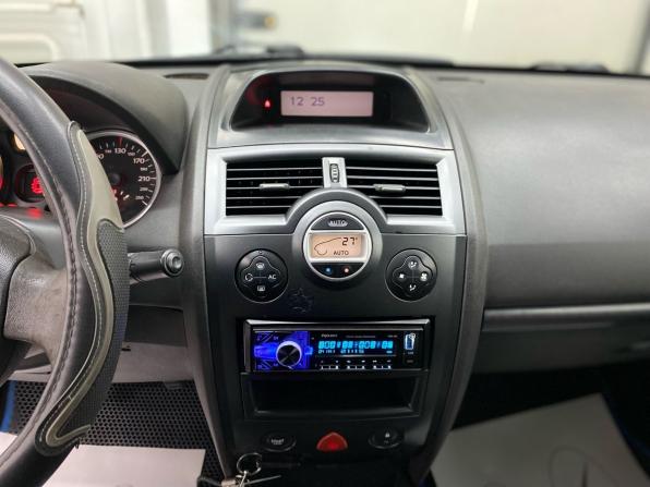 Renault Megane II Рестайлинг с пробегом 2007 года, цена 260 000 рублей, 228933 км, седан, Автокод Объявления