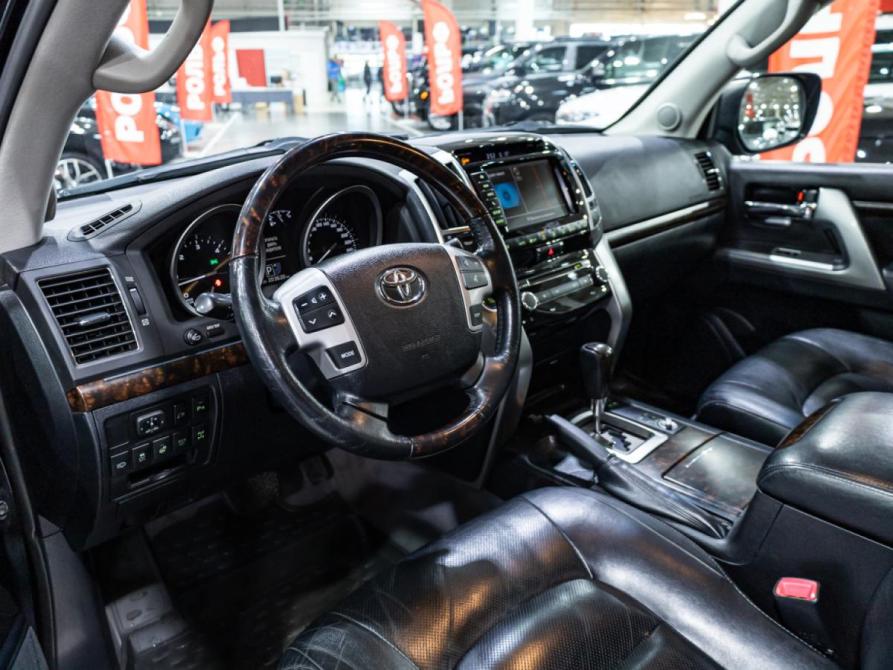 Toyota Land Cruiser 200 Series Рестайлинг 1 Санкт-Петербург  - изображение 13